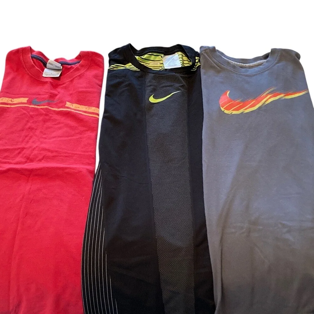Nike Mens T Shirt Three Piece Bundle Size Large Red Grey Black Logo Casual